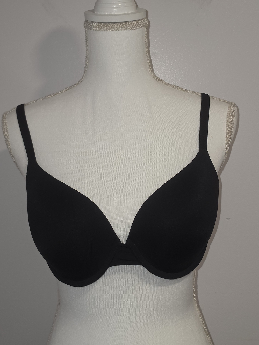 Victoria's Secret Black T-Shirt Lightly Lined Demi Bra Size 36C